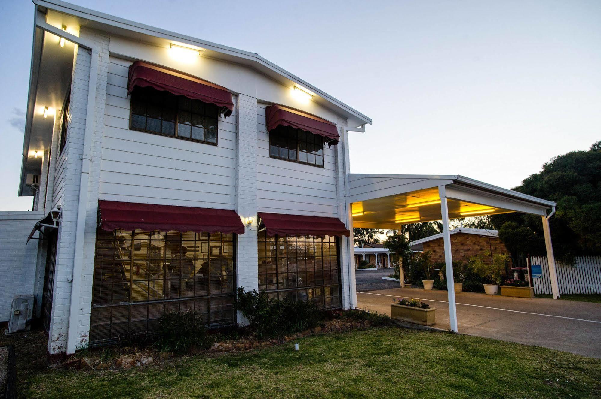 Colonial Motor Lodge Scone Exterior photo